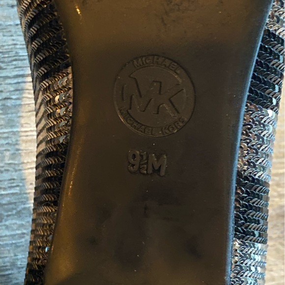 New sz 9.5 Micheal Kors Black & Silver Striped Sequin Pumps Heels - Picture 12 of 13